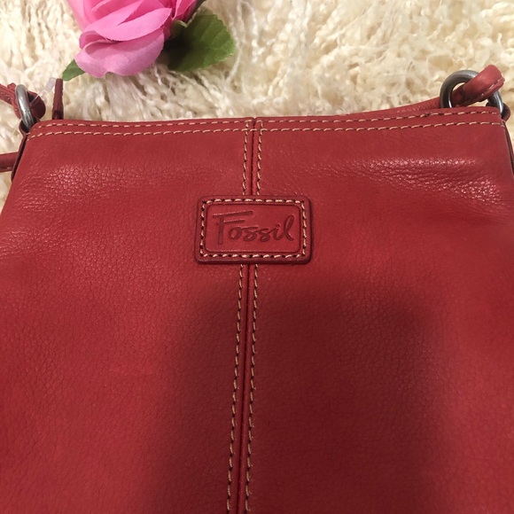 FOSSIL Authentic Red Leather Crossbody Bag - Picture 6 of 7